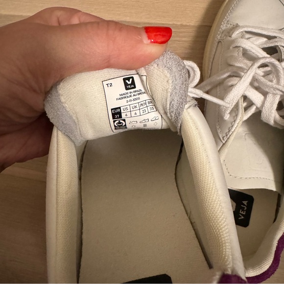 Veja Sneakers Size 37 - Picture 5 of 6